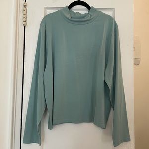 long sleeve mock turtleneck cropped tee